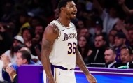 NBA直播-湖人4将价值凸显！斯玛特统领关键球，八村太稳，2替补巩固轮换！